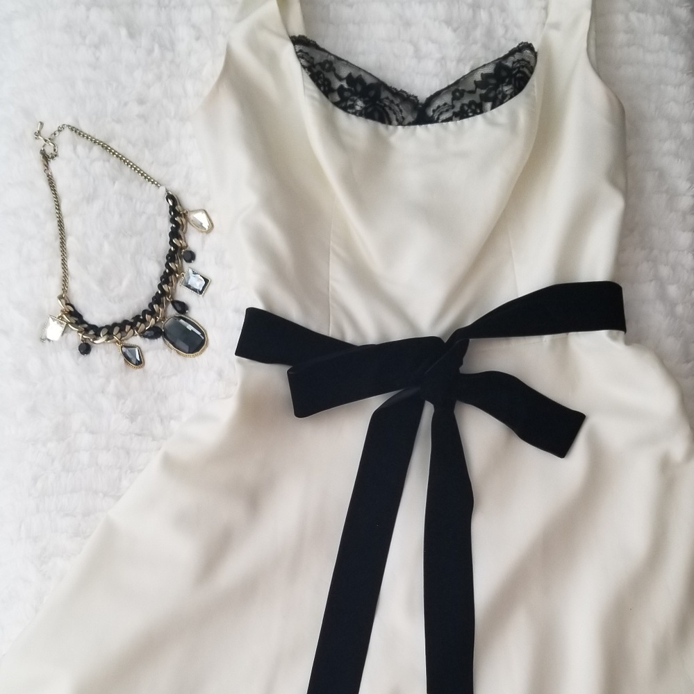 JESSICA Howard  beige sleeveless dress